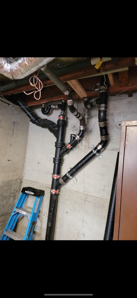 Professional PEX repiping manifold installed by 5Star Plumbing Fix in a Los Angeles home
